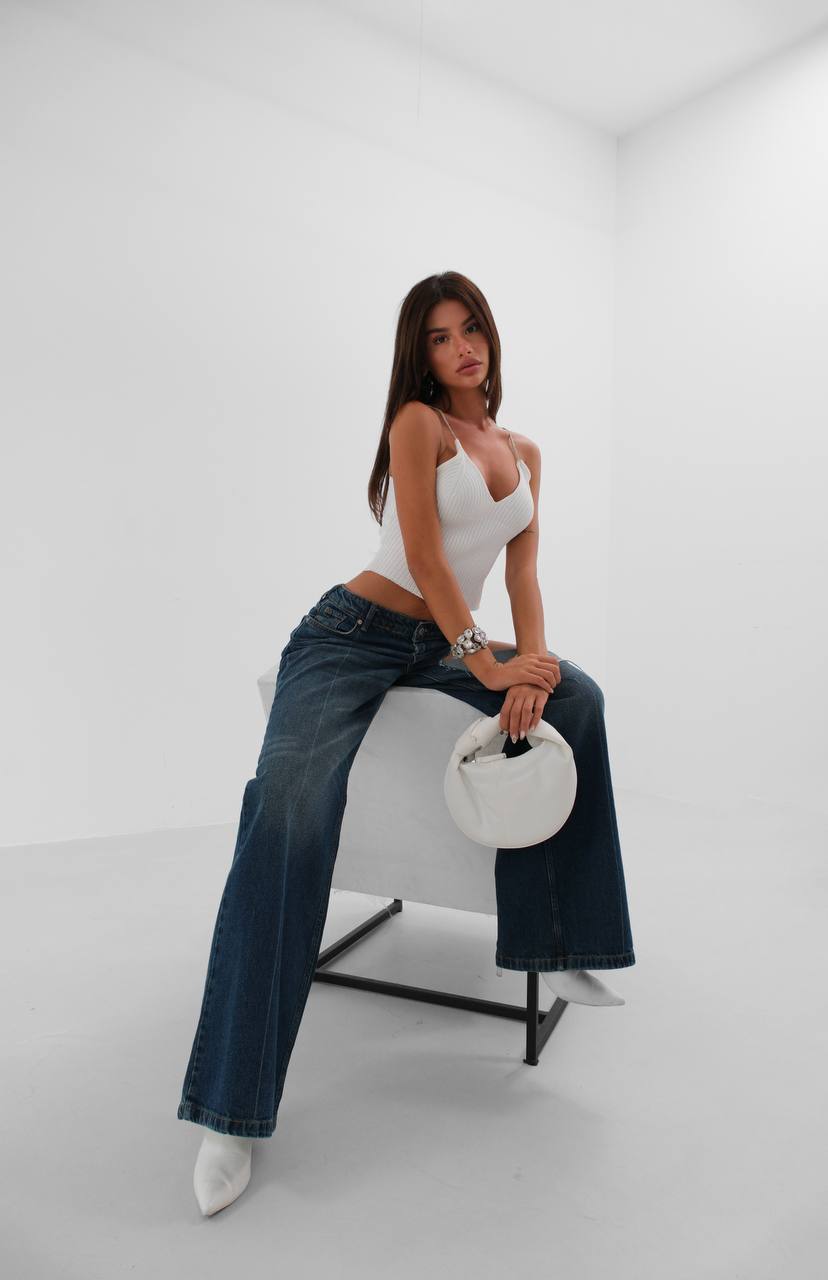 Top Nia biely